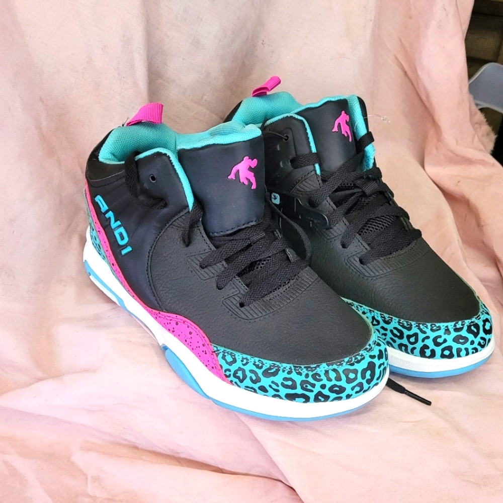 And1 High TOP Girls Youth Size 5